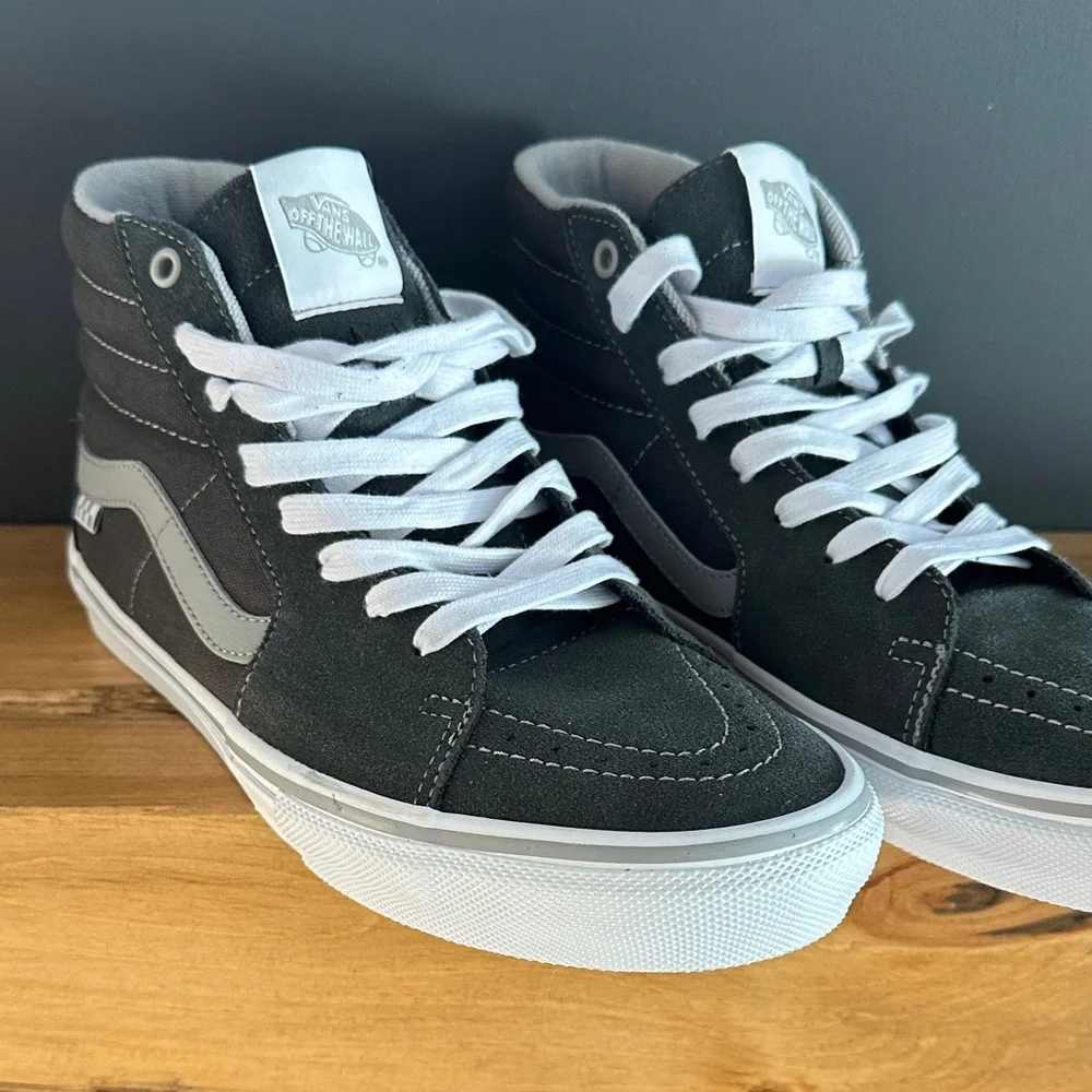 Vans Black and White High-Top Sneakers - Picture 4 of 4